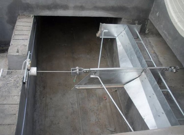 自動(dòng)刮糞機(jī)